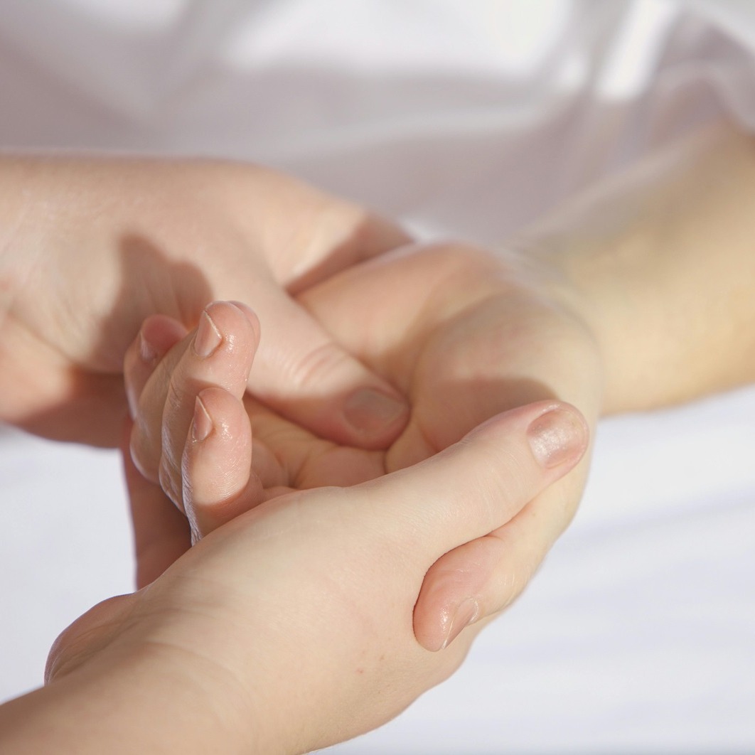massage hand kl